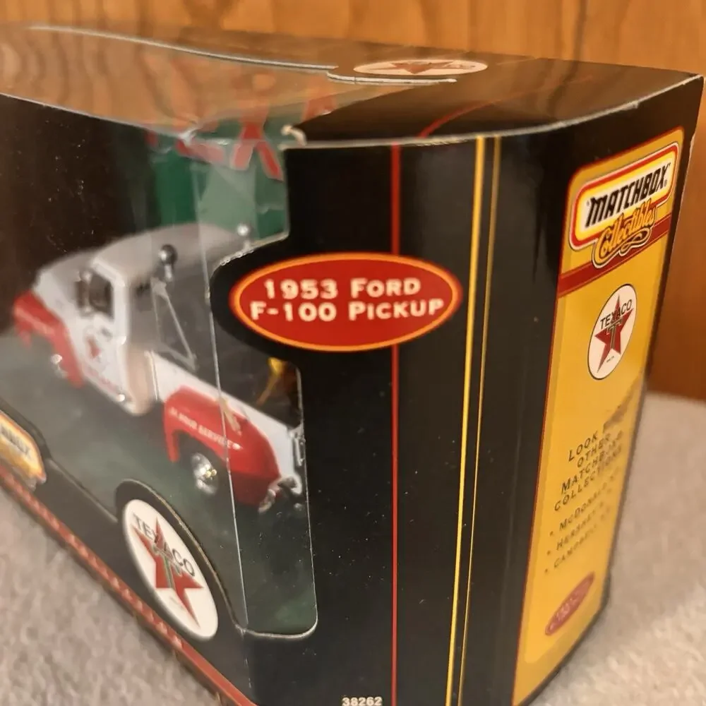Matchbox Collectibles Texaco 1953 Ford F-100 Pickup 1:43 Diecast Truck 38262
